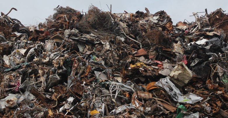 Photo illustrant le poème "La société de consommation"